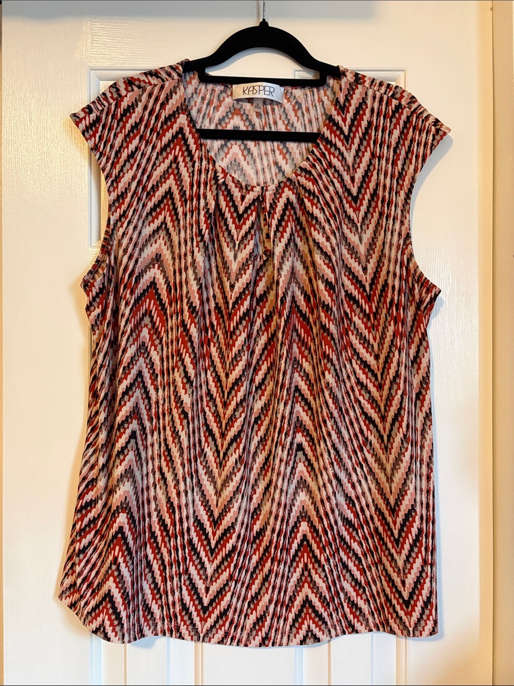 Kasper Sleeveless Chevron-Print Blouse in Red, Black and Cream